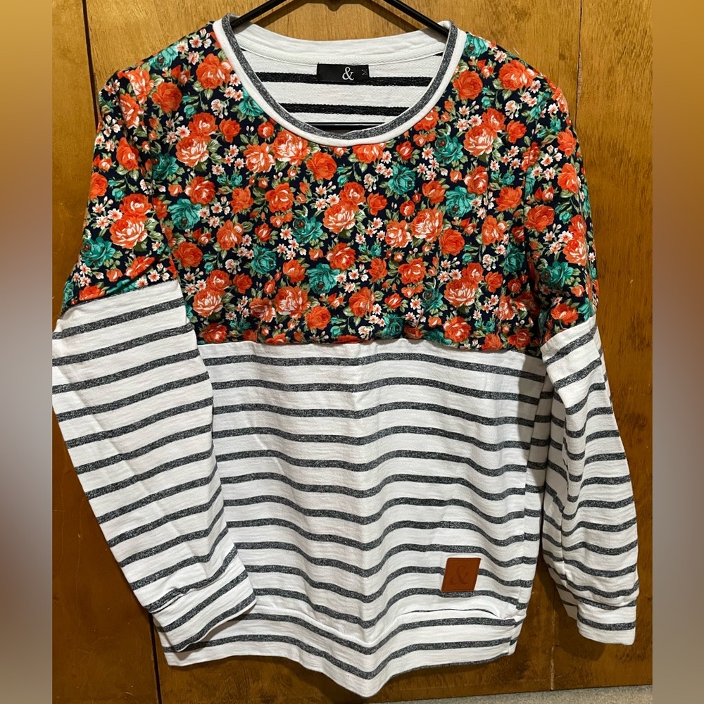 Ampersand Avenue & crew Sweatshirt Top Floral/Stripe Sz M